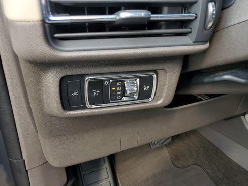 Certified 2023 Lincoln Corsair Reserve image 15