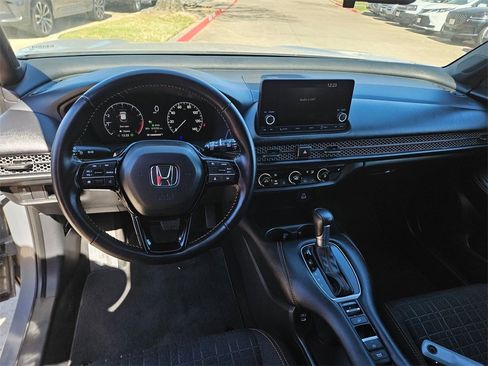 Used 2025 Honda HR-V Sport image 16