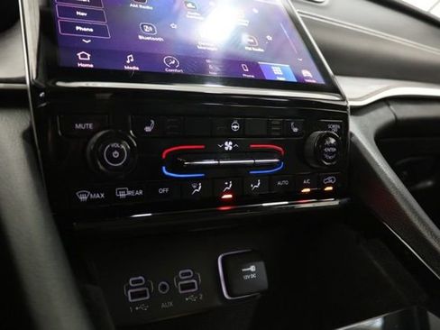 Used 2021 Jeep Grand Cherokee L Limited AWD/4WD image 29