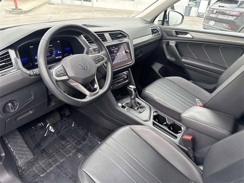 Certified 2022 Volkswagen Tiguan SE image 12