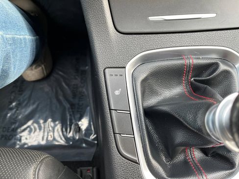 Used 2019 Hyundai Elantra GT N Line image 34