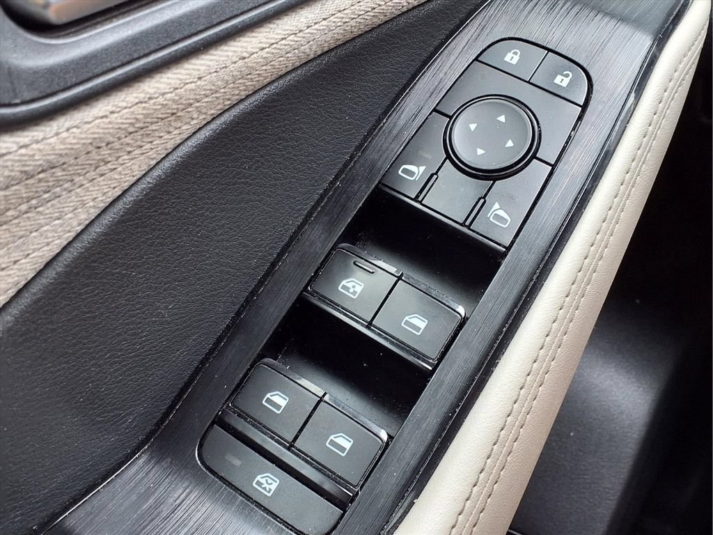 Used 2022 Nissan Rogue SV FWD image 15
