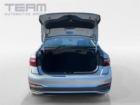 Used 2024 Volkswagen Jetta SE image 13