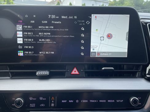 Used 2023 Kia Sportage EX image 13