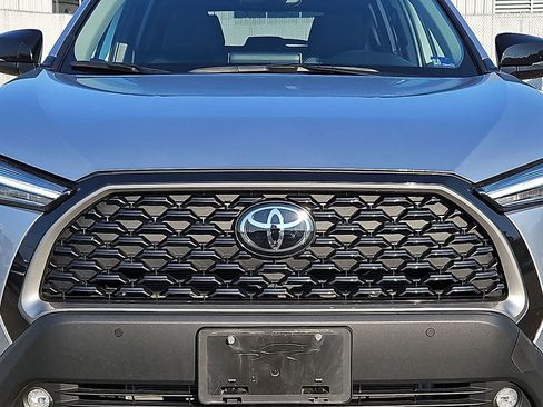 Used 2025 Toyota Corolla Cross XLE w/ Convenience Package AWD/4WD image 35