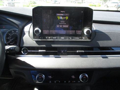 Used 2023 Mitsubishi Outlander ES AWD/4WD image 12