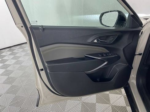 New 2026 Chevrolet Trax ACTIV w/ Sunroof Package FWD image 5