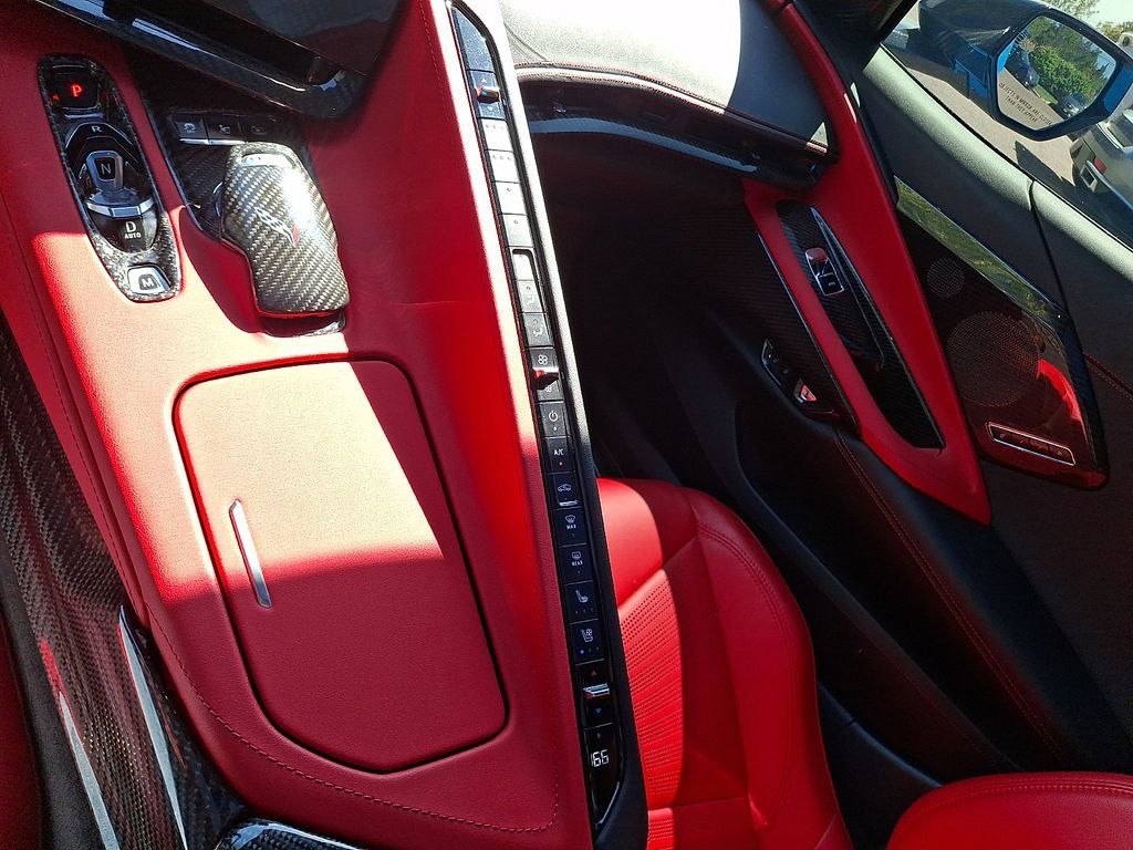Used 2020 Chevrolet Corvette Stingray Preferred Cpe w/ 2LT Preferred Equipment Group RWD image 18
