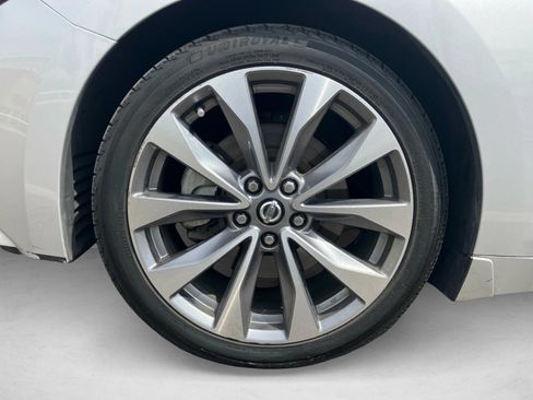 Used 2020 Nissan Maxima Platinum w/ Sport Mat Group FWD image 9