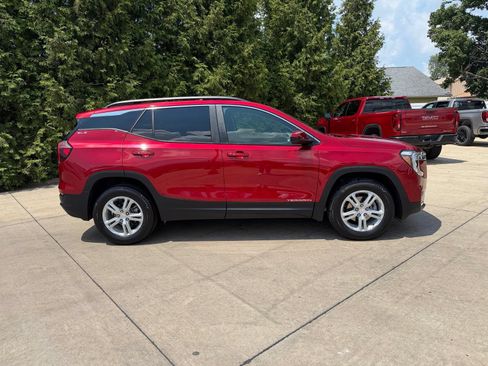 Used 2023 GMC Terrain SLE w/ Driver Convenience Package AWD/4WD image 12