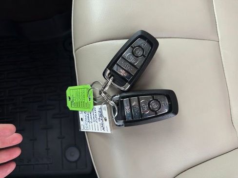 Certified 2022 Lincoln Corsair FWD image 32
