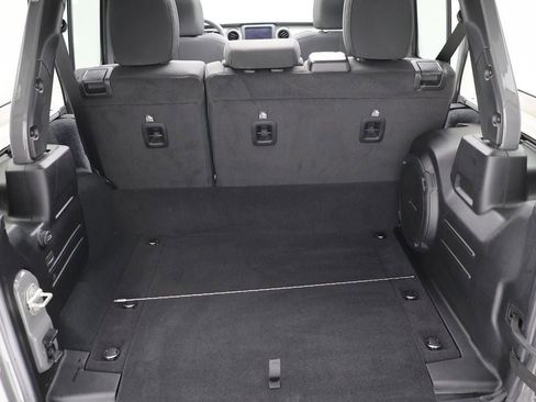 Used 2023 Jeep Wrangler Unlimited w/ Sun & Screen Package image 30