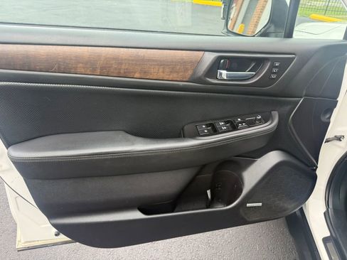 Used 2016 Subaru Outback 2.5i Limited AWD/4WD image 34