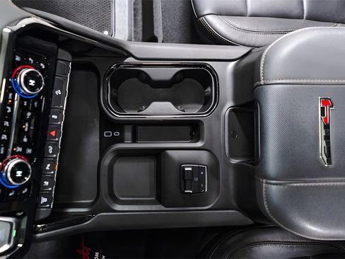 Used 2024 GMC Sierra 2500 AT4 w/ AT4 Premium Plus Package image 17