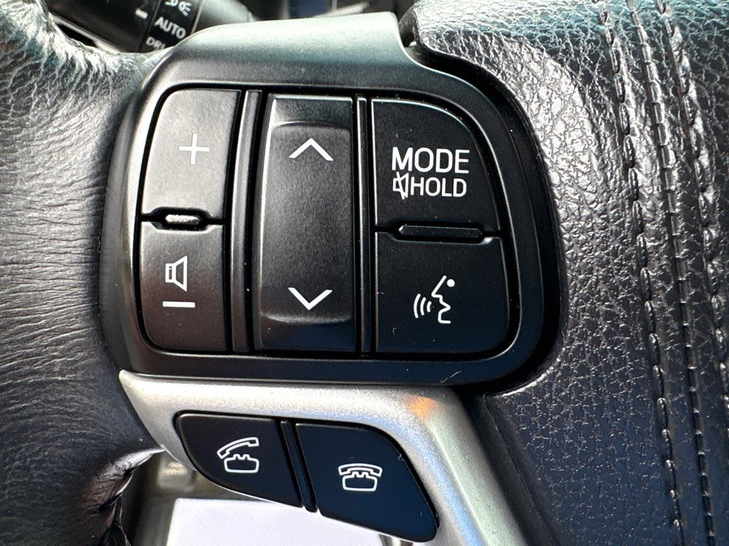 Used 2017 Toyota Sienna XLE Premium AWD/4WD image 19