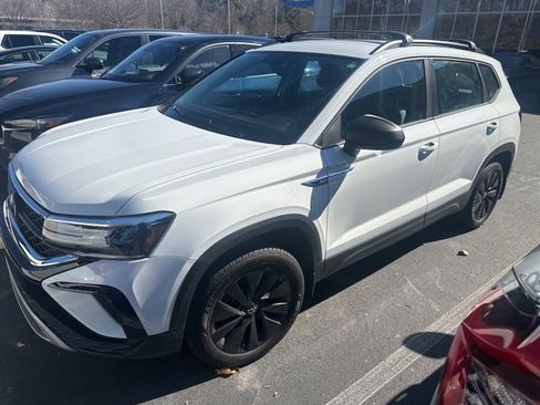 Used 2023 Volkswagen Taos S image 3