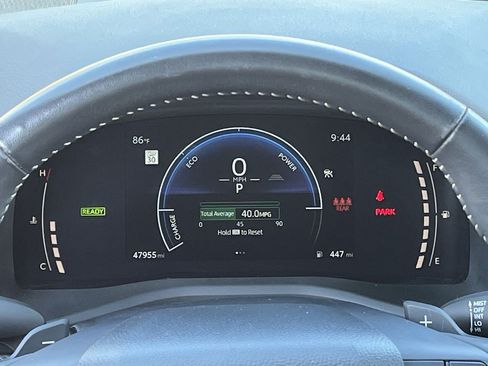 Used 2025 Toyota Camry SE FWD image 13