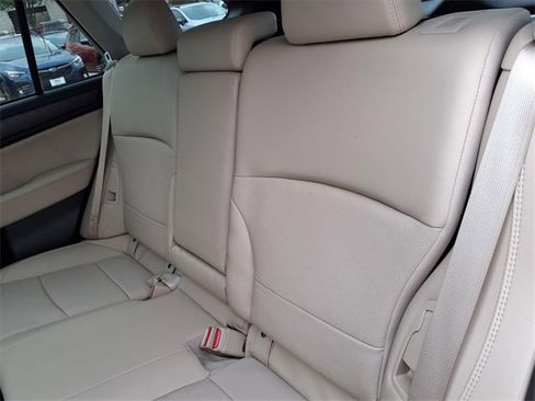 Used 2018 Subaru Outback 2.5i Limited image 10