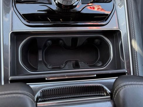 Used 2024 Jeep Wagoneer L Series II w/ Flexible Seating Group image 17