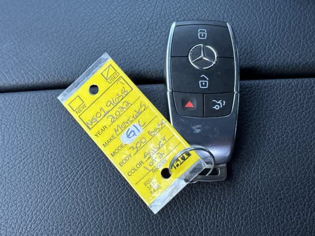 Used 2022 Mercedes-Benz GLC 300 image 31
