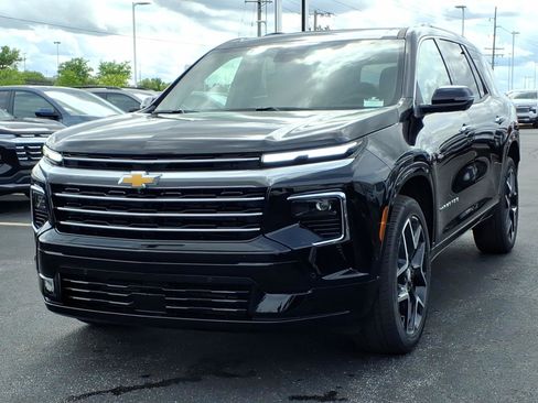 New 2026 Chevrolet Traverse High Country w/ LPO, Floor Liner Package AWD/4WD image 2