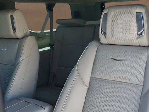 New 2026 Cadillac Escalade ESV Platinum Luxury image 21