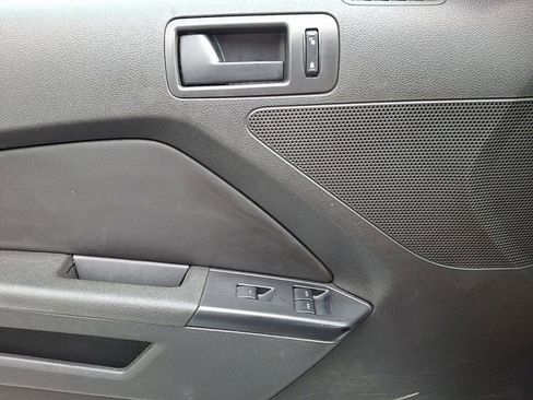 Used 2014 Ford Mustang Convertible RWD image 18