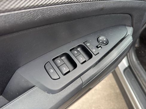 Used 2024 Kia Sportage LX image 10