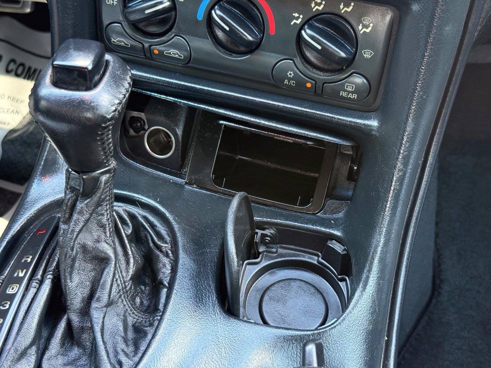 Used 1999 Chevrolet Corvette Convertible RWD image 31