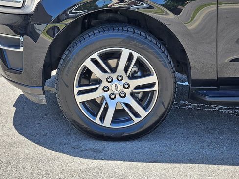 Used 2024 Ford Expedition Max Limited AWD/4WD image 9