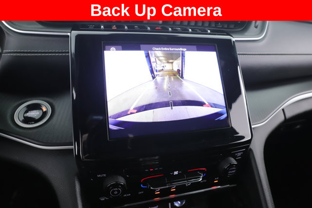 Used 2025 Jeep Grand Cherokee Laredo X AWD/4WD image 4