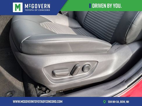 Used 2022 Toyota Camry SE w/ Convenience Package FWD image 17