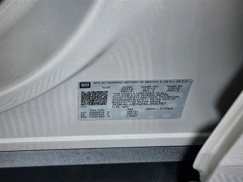 Used 2025 GMC Terrain Elevation w/ Elevation Premium Package AWD/4WD image 26