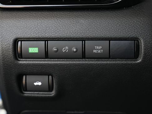 Used 2024 Nissan Sentra SV FWD image 28