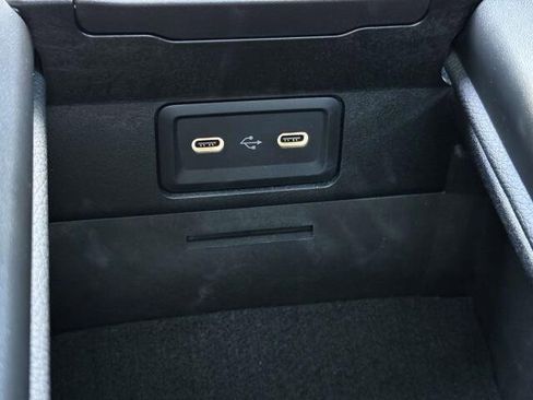 Used 2024 Mercedes-Benz CLE 300 4MATIC Coupe image 32