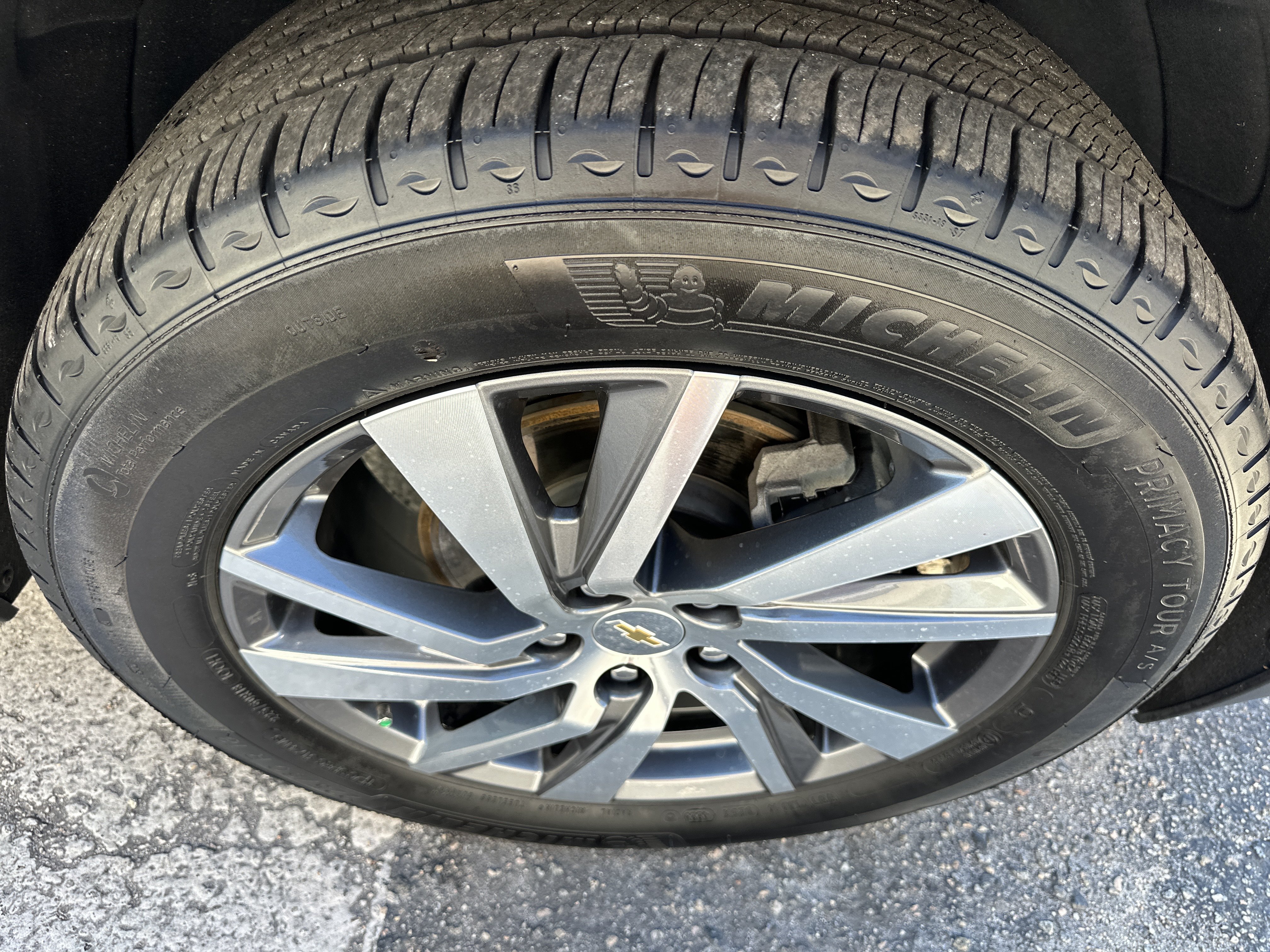 Used 2024 Chevrolet Equinox LT w/ LPO, Floor Liner Package FWD image 6