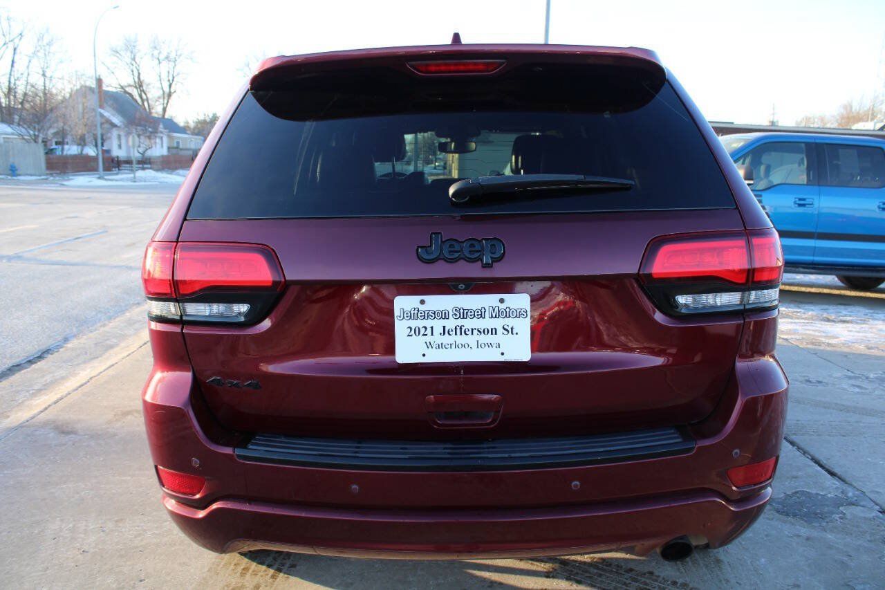 Used 2018 Jeep Grand Cherokee Altitude AWD/4WD image 4