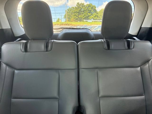 Used 2025 Ford Explorer Active w/ Active Comfort Package RWD image 25