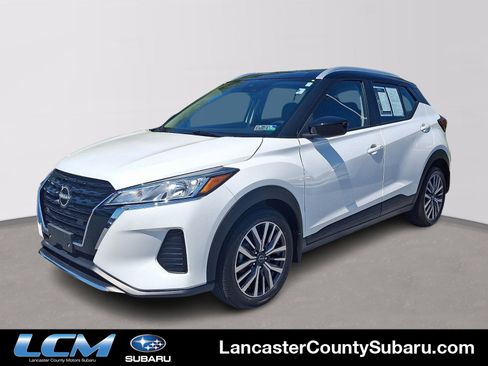 Used 2023 Nissan Kicks SV FWD image 1