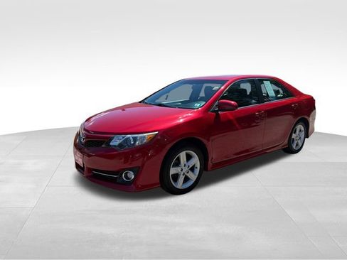 Used 2014 Toyota Camry SE FWD image 7