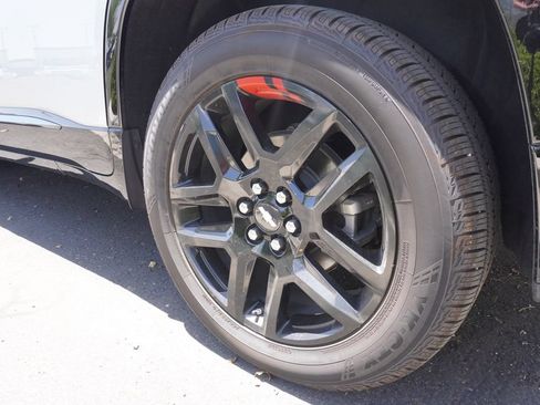 Used 2020 Chevrolet Traverse Premier w/ Redline Edition FWD image 7