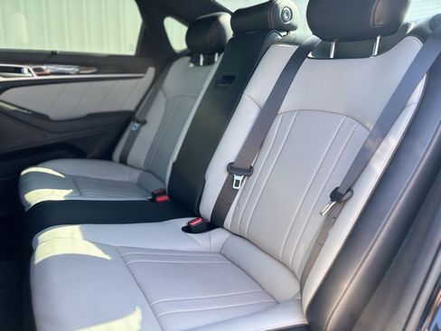 Used 2018 Genesis G80 3.3T Sport image 19