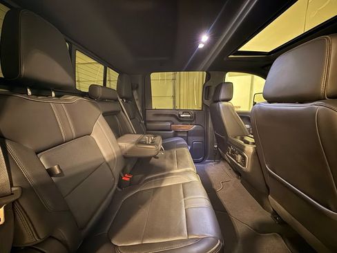 Used 2022 Chevrolet Silverado 2500 High Country w/ Safety Package II AWD/4WD image 34