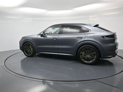 New 2026 Porsche Cayenne Turbo image 3
