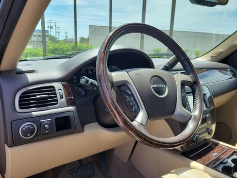 Used 2012 GMC Yukon Denali AWD/4WD image 25