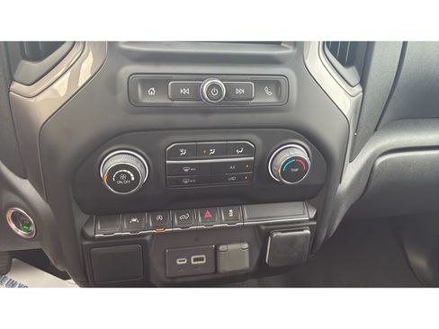 Used 2022 Chevrolet Silverado 1500 Custom AWD/4WD image 18