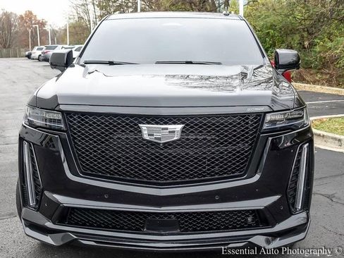 Used 2024 Cadillac Escalade V w/ LPO, ONYX Package image 5