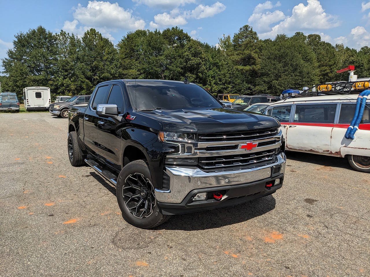 Used 2021 Chevrolet Silverado 1500 LTZ w/ LTZ Convenience Package II AWD/4WD image 3