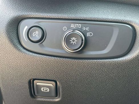 Used 2022 Chevrolet Blazer LT FWD image 20