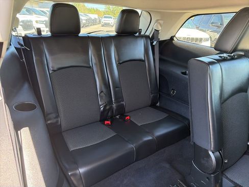 Used 2018 Dodge Journey Crossroad FWD image 18